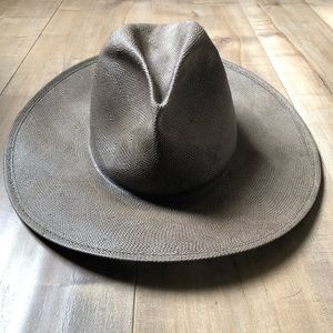 Janessa Leoné wide brim straw sun hat